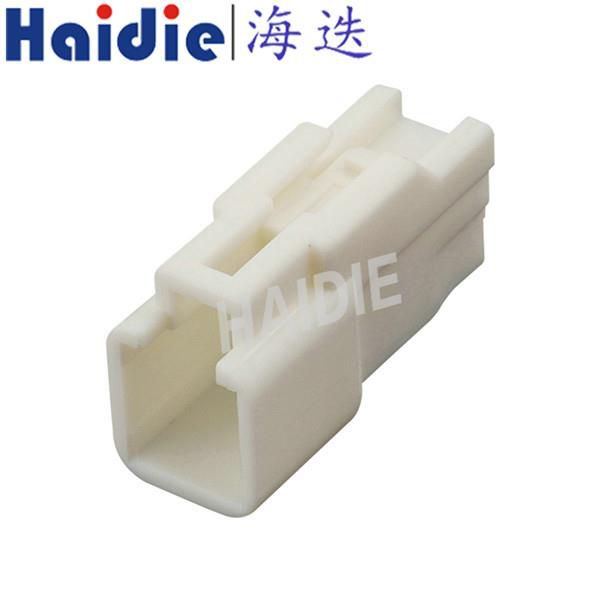 4 Pin Male Electrical Wire Connector 7282-1040