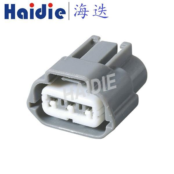 3 Hole Female Automotive Electrical Wire Connectors 6189-0779
