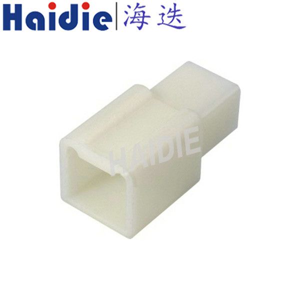 4 Pinmale MTW Series Connector 6130-0540