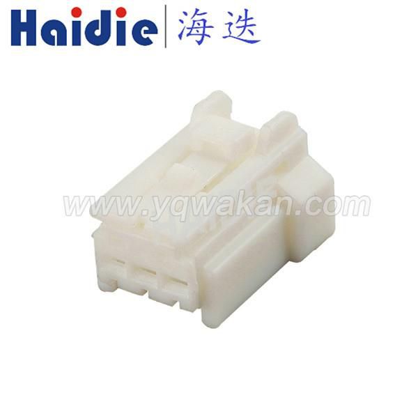3 Pin Male Cable Connectors 6098-6944