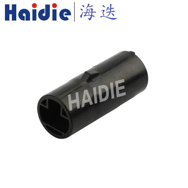 3 Hole Male Waterproof Automotive Electrical Connectors MG610167