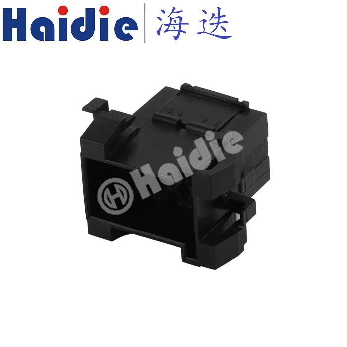 8 Hole Male Wire Connector 929505-3