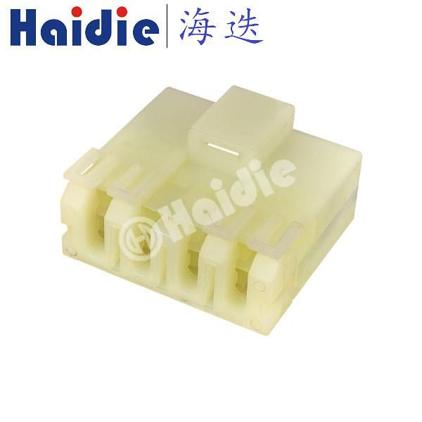 8 Pin Blade Auto Connection MG620270