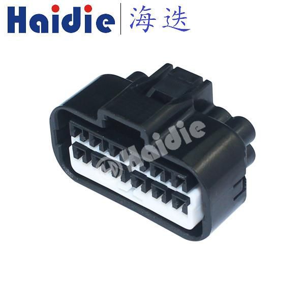 12 Way Female Wire Connectors MG641340