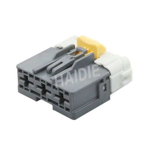 3 Pin Male Electrical Automotive Wire Harness Connector F819110