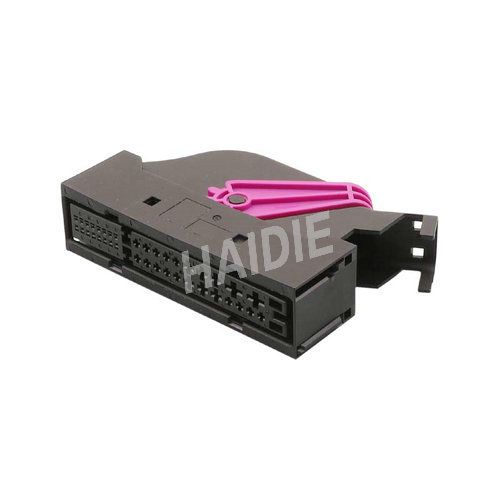 38-щифтов конектор за електрически автомобилни кабелни снопове 1534053-1