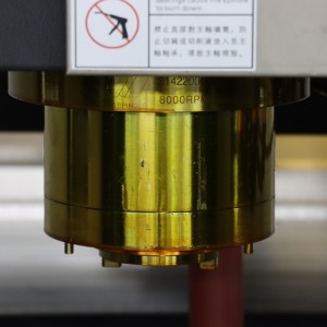 kualitas luhur ukiran sarta panggilingan mesin vmc1370 Taiwan nangtung cnc machining puseur