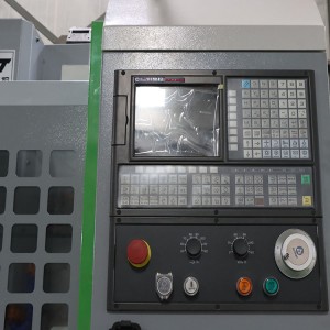 Mesin penggilingan cnc presisi tinggi XH7124 pusat mesin cnc logam