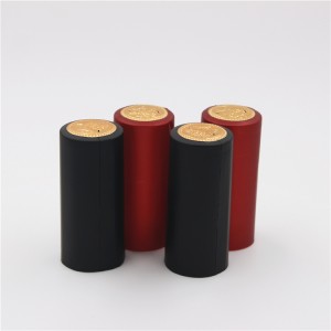 kapsul heat shrink PVC warna merah dan hitam untuk botol anggur