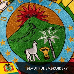 Bolivijos vėliavos siuvinėjimas, išspausdintas „Power Car Boat Garden“.