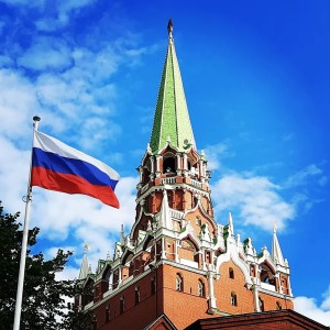 Sulaman Bendera Rusia Dicetak untuk Taman Bot Kereta Tiang