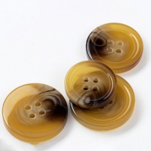 China Custom 4 Holes Sewing Resin Button For Clothing