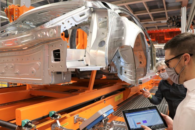 Audi kaalub oma esimese elektriautode koostetehase ehitamist USA-sse või selle jagamist Volkswagen Porsche mudelitega