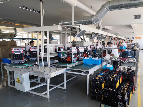 Работилница за сглобяване на заваръчна машина Shenyang Xinfa (3)