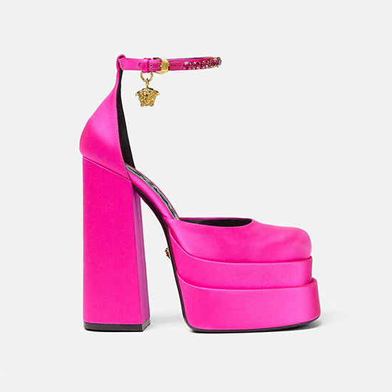 Silk Sation Medusa Aevitas Pumps from the Versace FW21