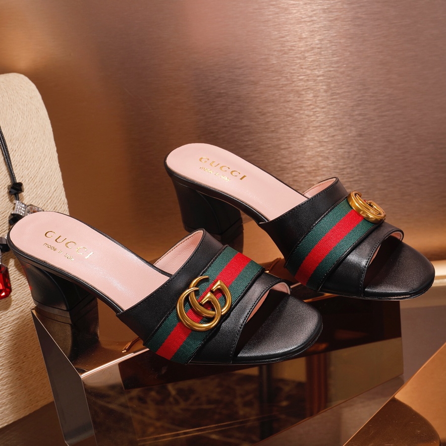 Gucci new slippers,let us see this designers sandals