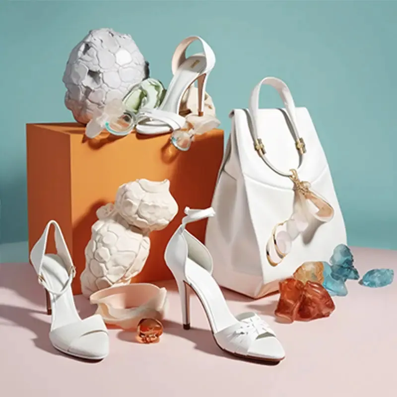 Komplet belih torbic in čevljev zasebne blagovne znamke po meri