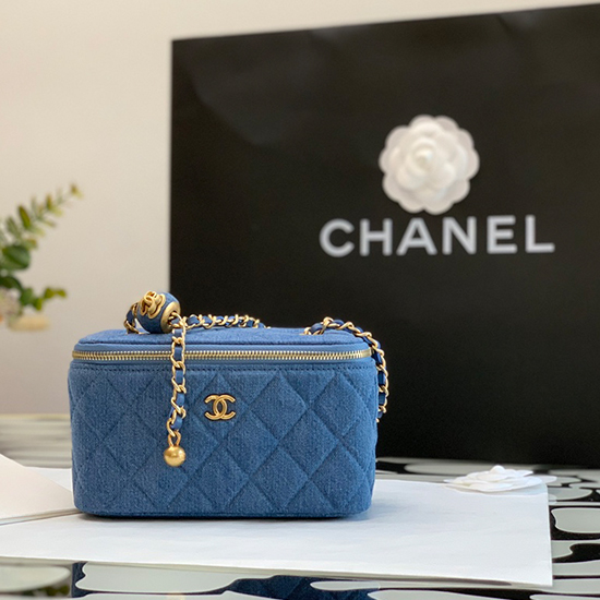 Mga handbag ng Chanel denim series