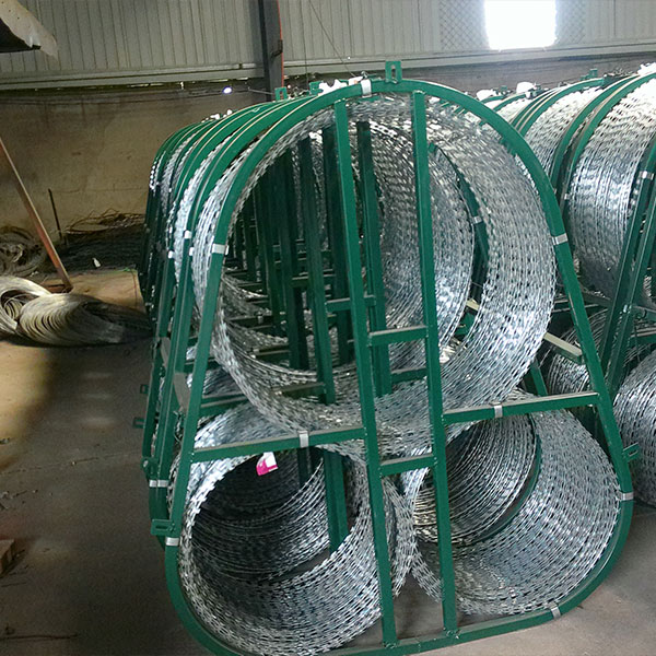 Mobile security barrier/three coil razor wire