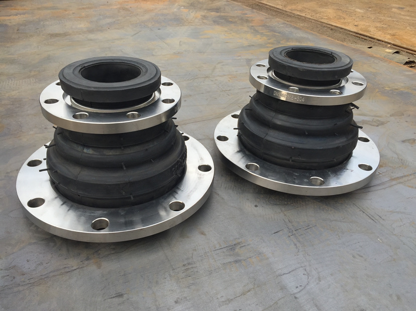 Rubber Flexible Expansion Joint with galvanized flange