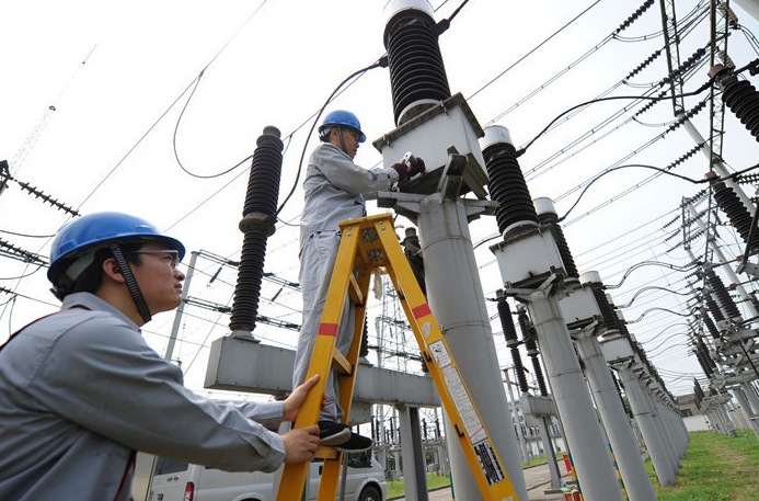 Anong uri ng transmission line fitting ang alam mo?