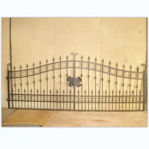 Prezzu di fabbrica Porta di recinzione di pannelli artigianali in acciaio di alta qualità per u giardinu è a casa