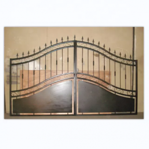 Prezzu di fabbrica Porta di recinzione di pannelli artigianali in acciaio di alta qualità per u giardinu è a casa