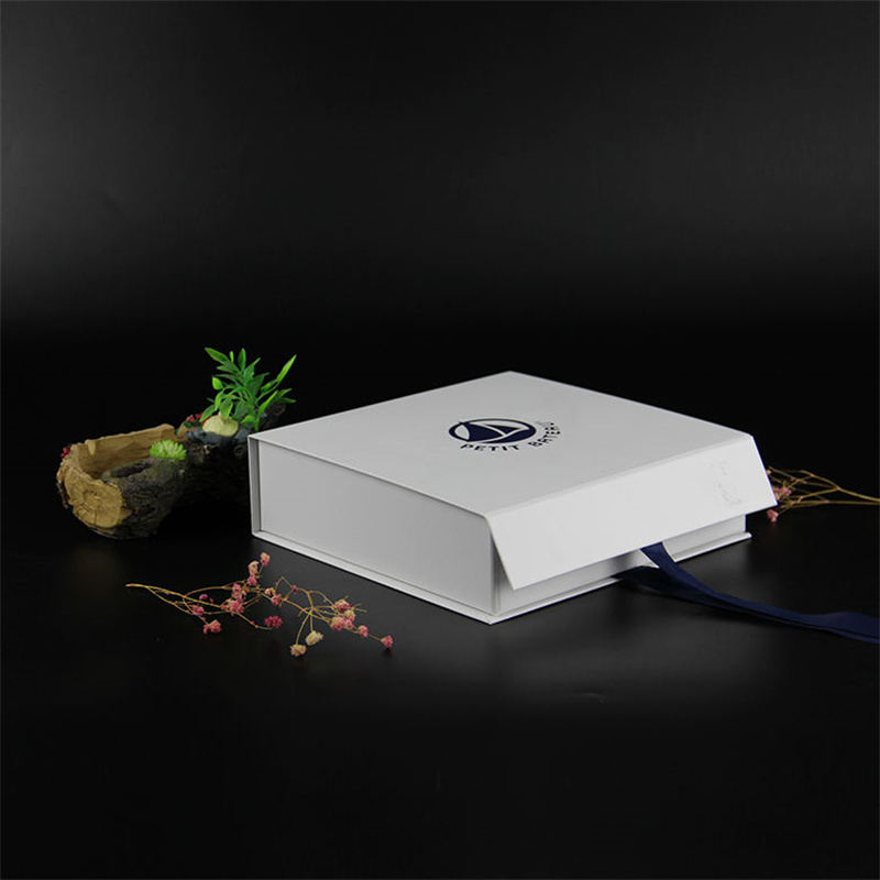 Flip-top Cardboard Magnetic Gift Box Dengan Magnetic Closure