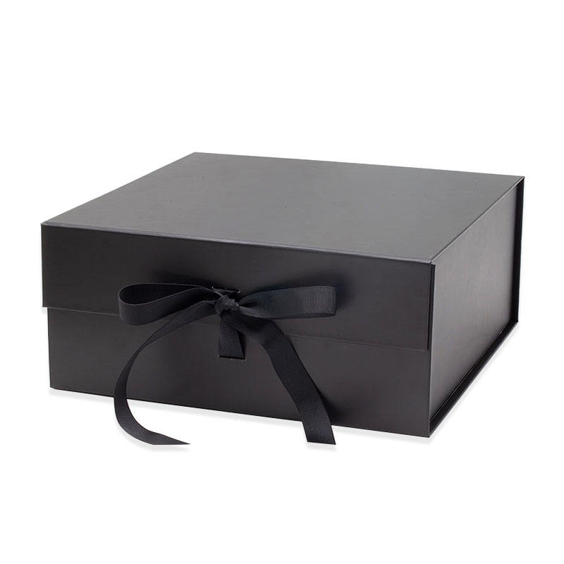 Сгъваема твърда матово черна сгъваема картонена подаръчна кутия с магнитно затваряне и панделка