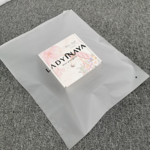 Шинэ бүтээгдэхүүн халуун борлуулалт OEM өөрийн лого хуванцар хувцас сав баглаа боодол цахилгаан товч цүнх хэвлэсэн