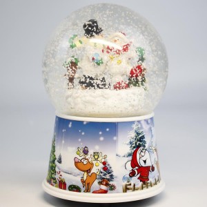 New arrive Christmas musical snowing snowman water snow globe with acrylic base