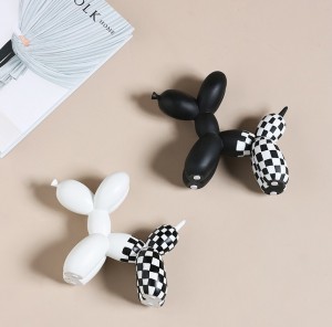 2022 Wholesale  Art Black White Plaid Balloon Dog Home Decor Resin Animal Statue Custom Dogs Figurines Desktop Decoration