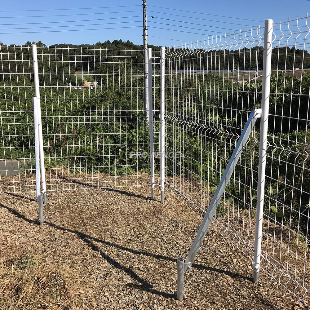 Топло поцинкована заварена мрежаста ограда за соларне електране