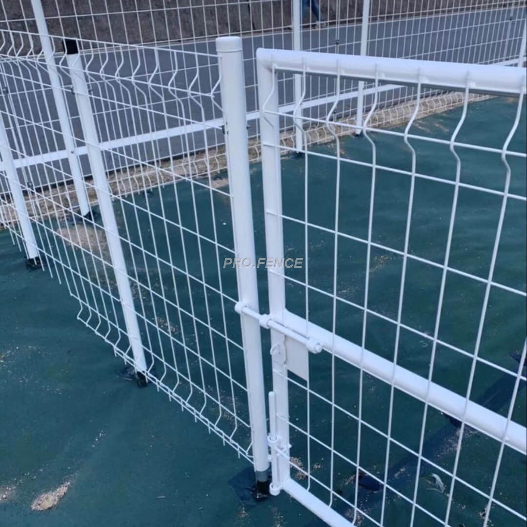 M-shaped Galvanized Welded Mesh Fence (One-piece Post) for solar farm