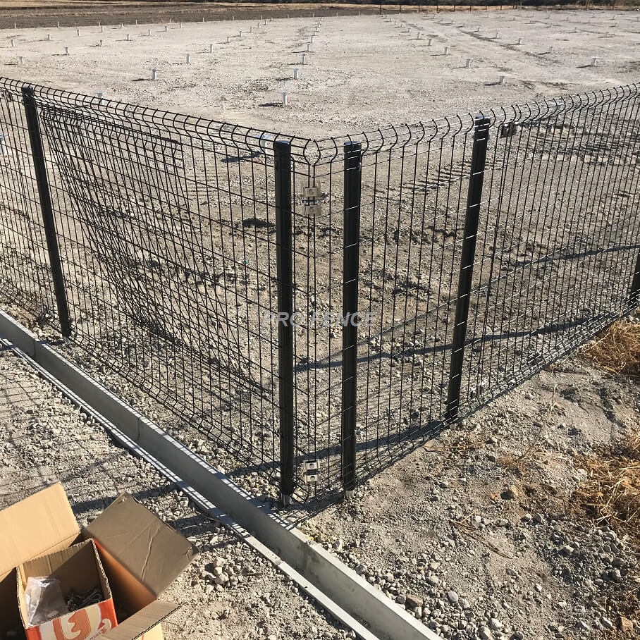 Gard din plasă sudată acoperită cu pulbere în formă de C pentru centrale electrice
