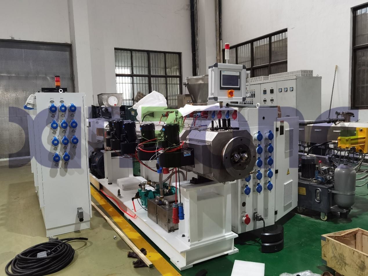 Plastic Extrusion Machine – Introduction to Parallel twin screw extruder