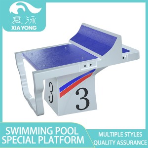 Swimming pool departure platform