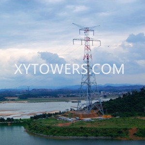 Podwójna pętla 220 kV w poprzek wieży rzecznej