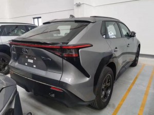 Toyota bZ4X pro 2023 الیکٹرک کاریں 560km 615km لمبی رینج 4WD