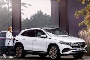 Mercedes Benz EQA 2022 ຮູບແບບໃໝ່ ພາຫະນະໄຟຟ້າໃຊ້ແບັດເຕີຣີສູງ