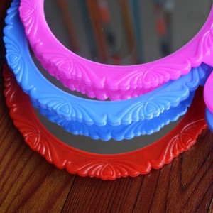 거울 화장용 벨트 손잡이 걸이 거울을 가진 다채로운 사탕 색깔 목욕탕 거울 가정