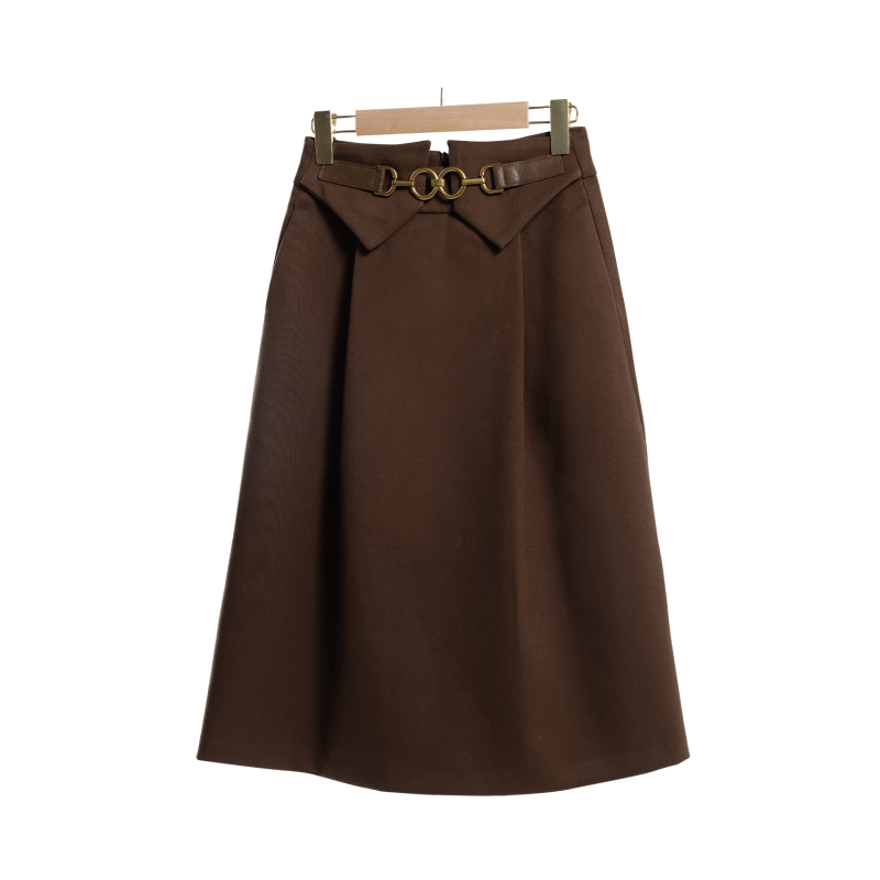Suknja na kaiš sa nepravilnim dizajnom struka