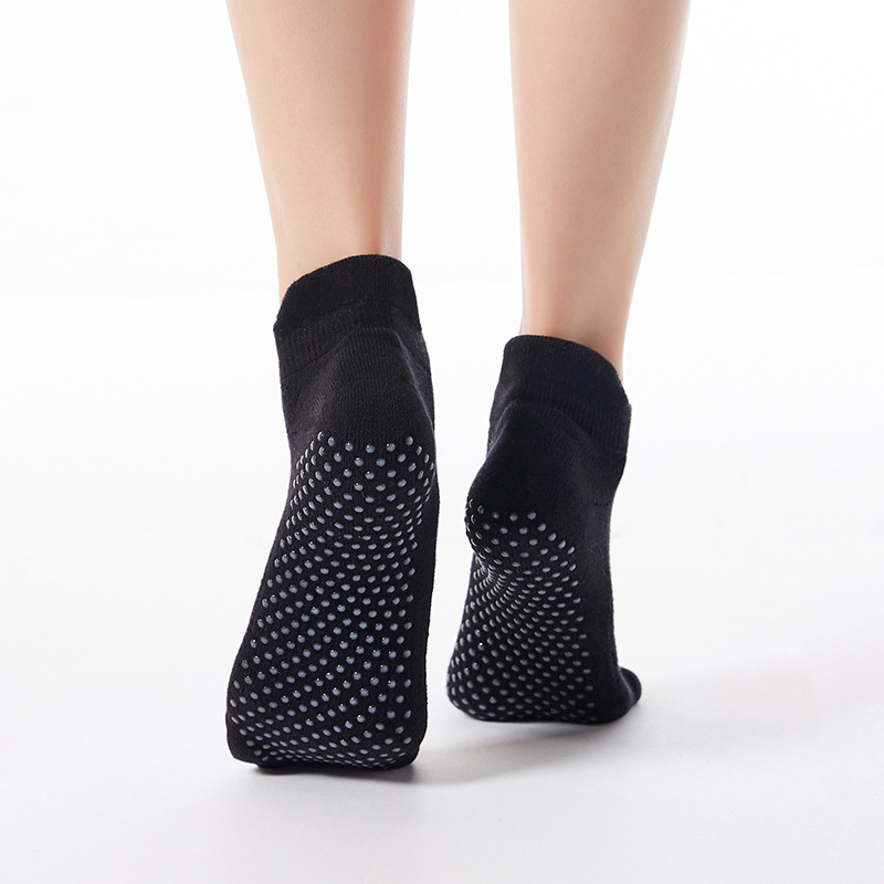 OEM Yoga Socks Ballet Style Professional Fitness Socks Sports Boat Socks Dispensed Dance Socks Featured Image