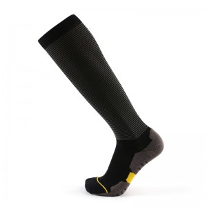 On behalf of the processing OEM new men’s thickened sports function socks, running compression socks, short, medium and long tube series, 4 styles
