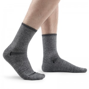 OEM new men’s professional outdoor sports socks, semi-terry compression socks, CoolMax