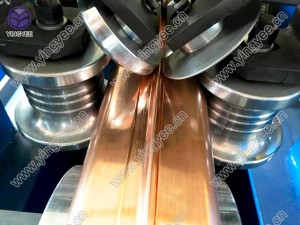 Machine de formage de tuyaux de descente, matériau de construction de tubes, acier galvanisé