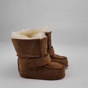 Zimske papuče od ovčje kože pogodne za bebu