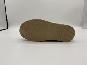 EVA सोलसह लेडी मेंढीचे कातडे मिनी बूट