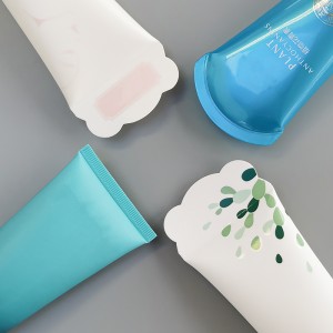 Strength Factory produziert kosmetische Verpackungstuben für Gesichtswasch- und Massage-Silikonbürsten mit Kugel-Multifunktionstuben