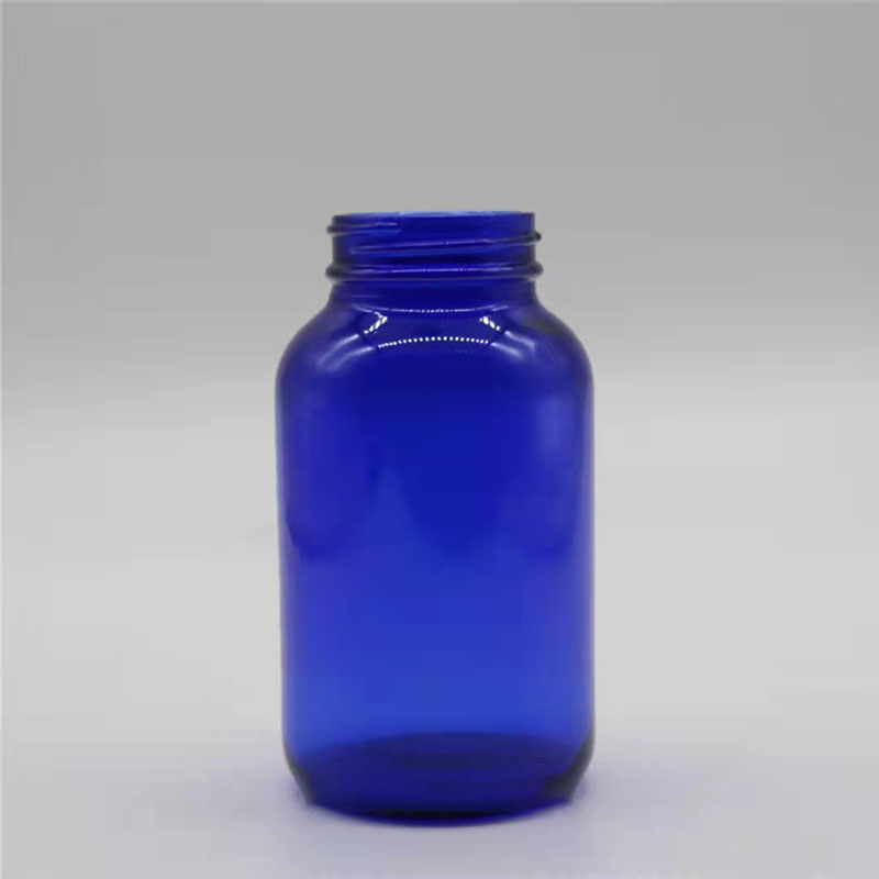 Fľaša z modrého materiálu
